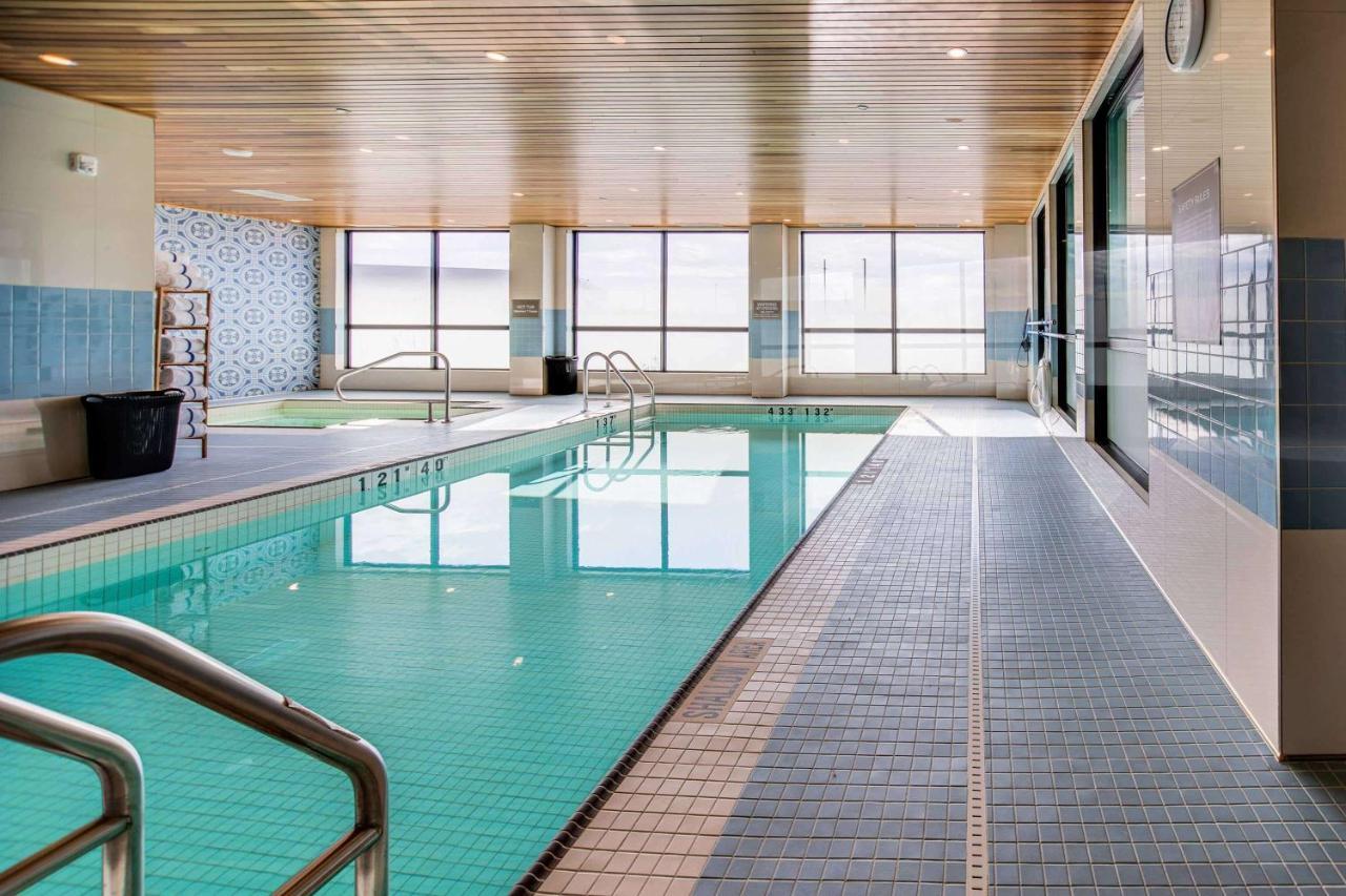Sandman Signature Saskatoon South Hotel Экстерьер фото