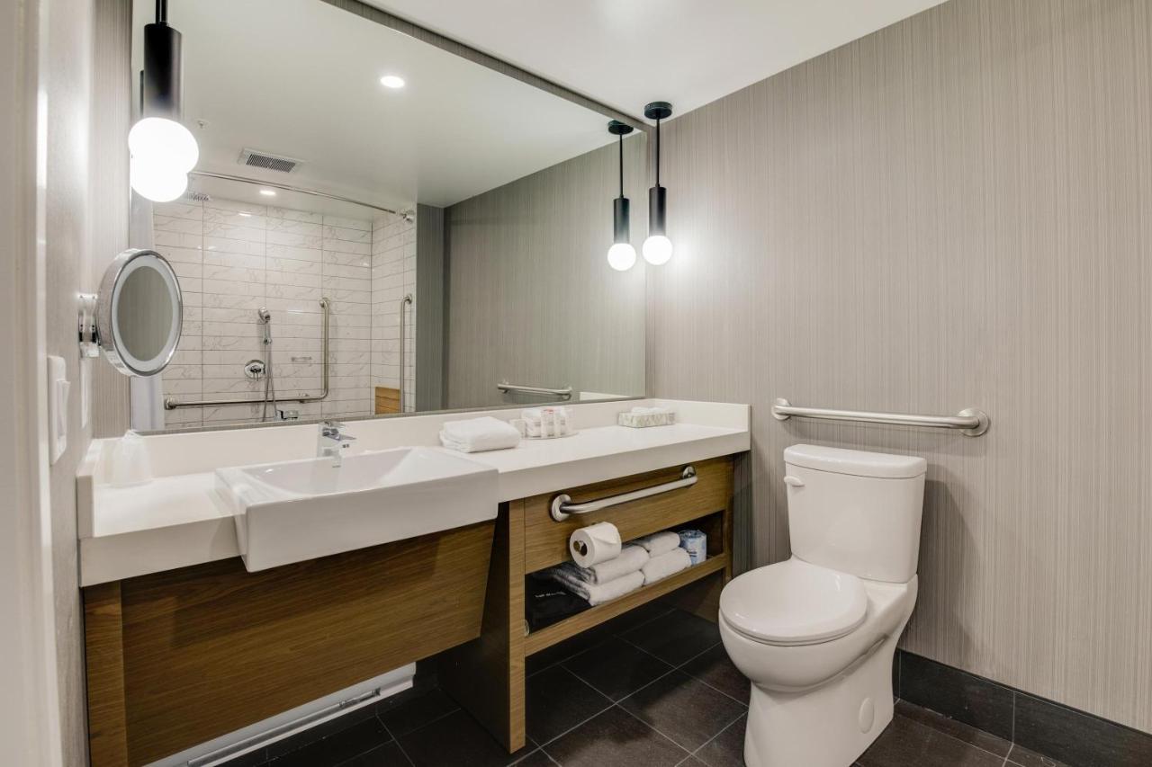 Sandman Signature Saskatoon South Hotel Экстерьер фото