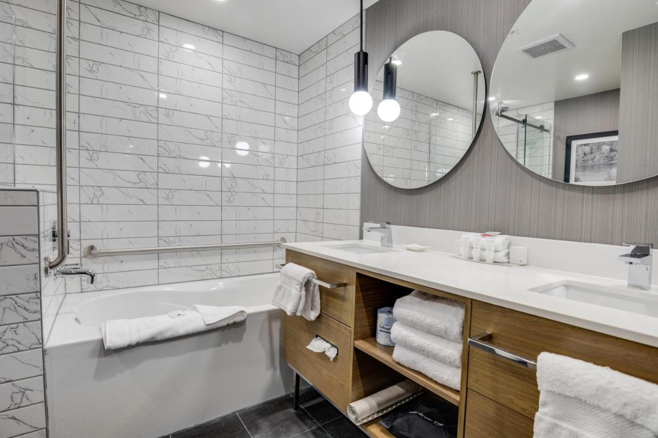 Sandman Signature Saskatoon South Hotel Экстерьер фото