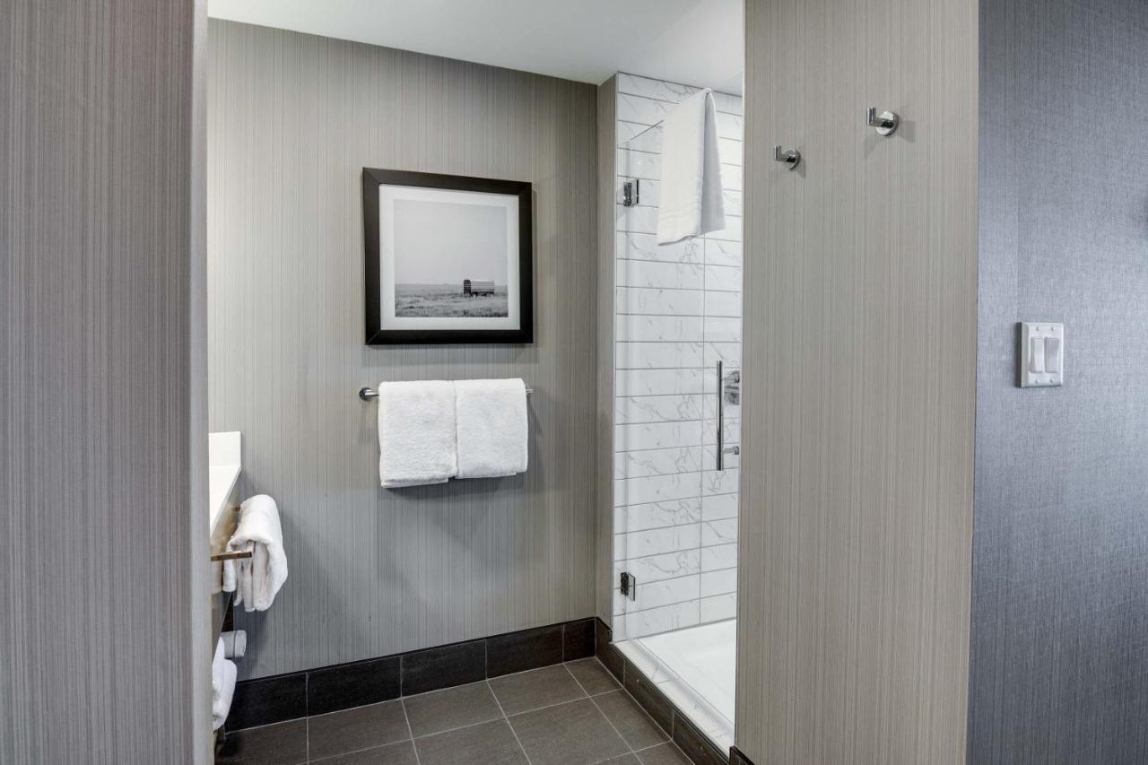 Sandman Signature Saskatoon South Hotel Экстерьер фото