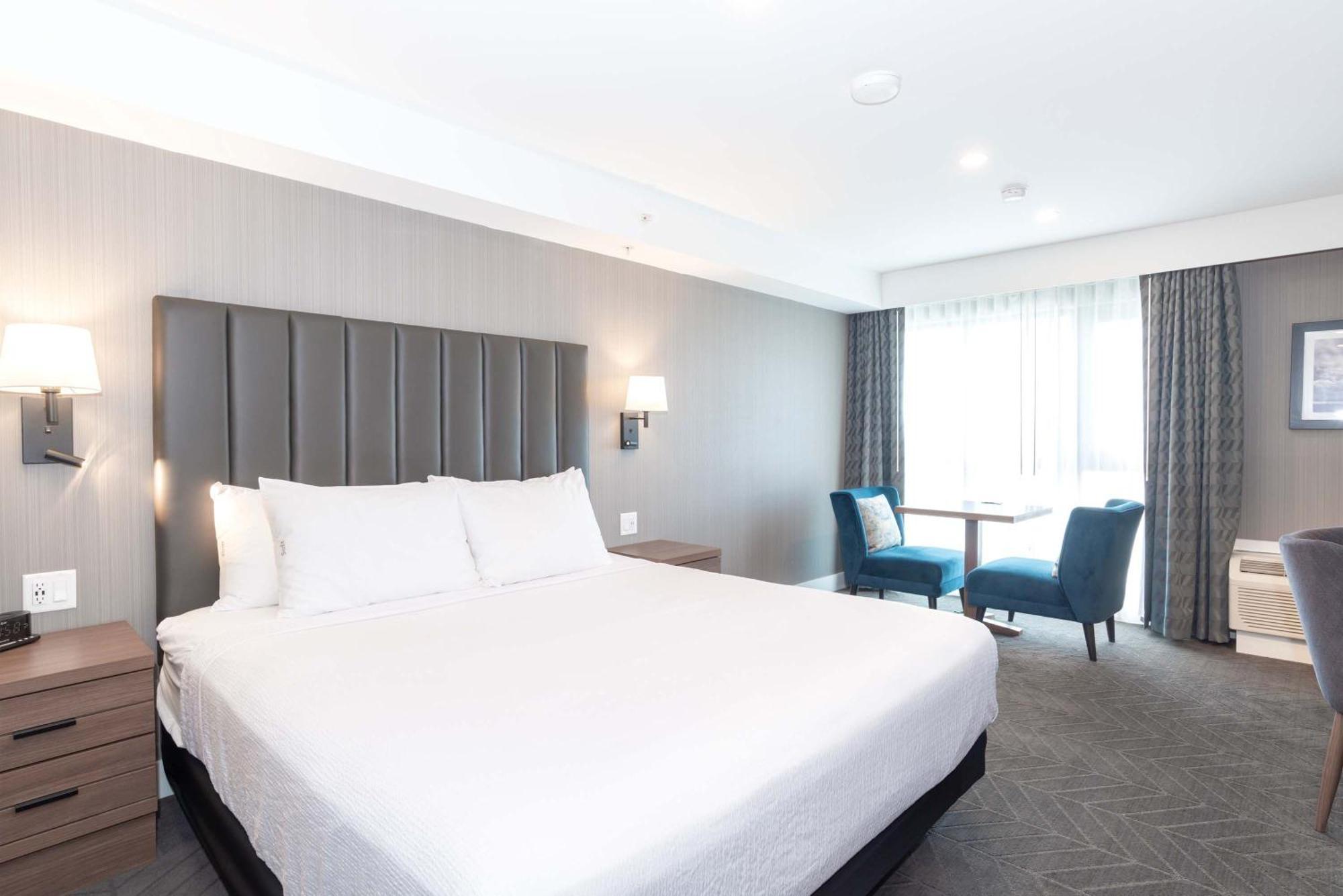 Sandman Signature Saskatoon South Hotel Экстерьер фото