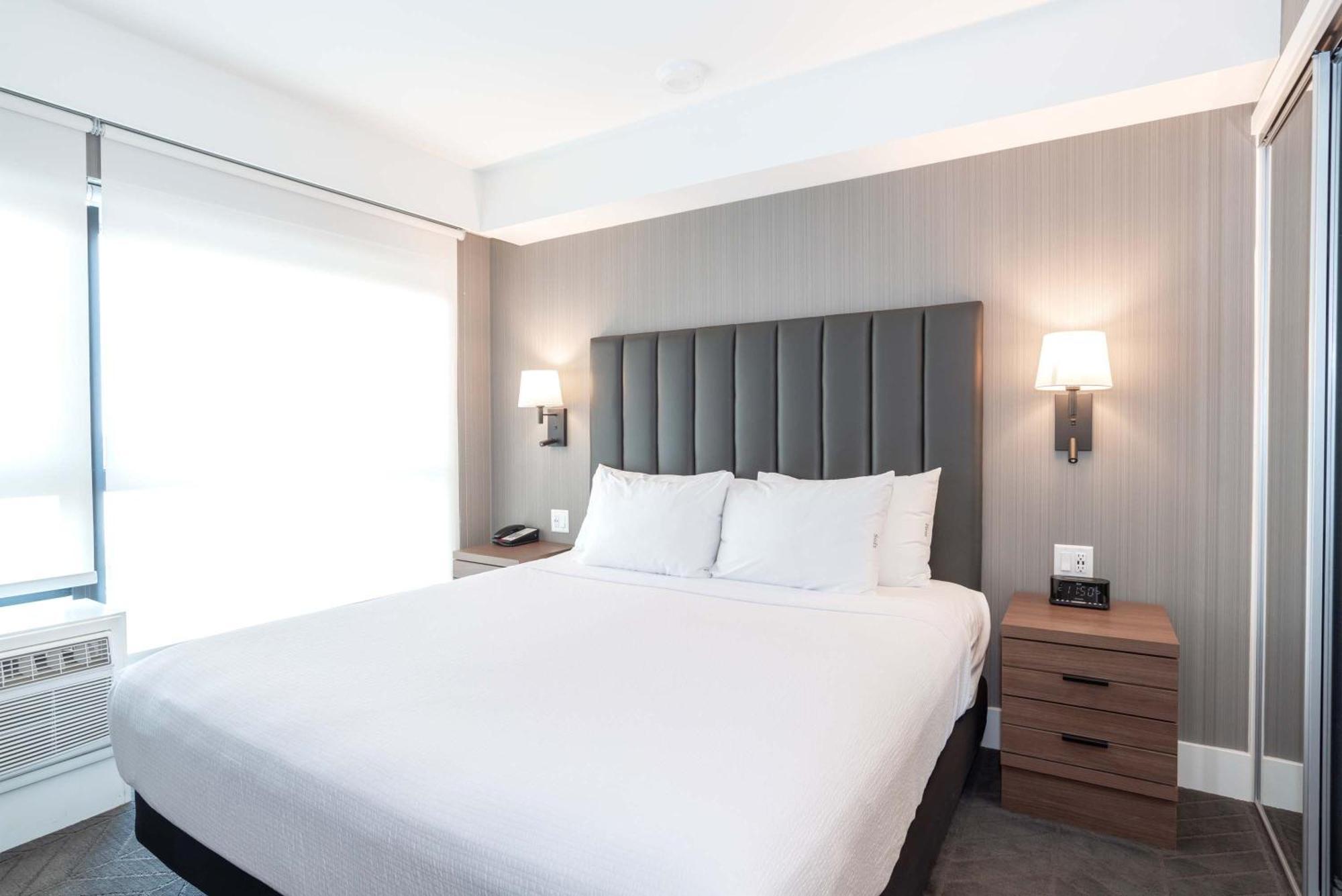 Sandman Signature Saskatoon South Hotel Экстерьер фото