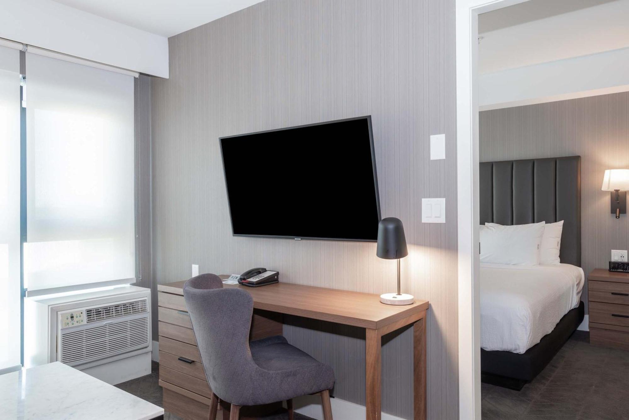 Sandman Signature Saskatoon South Hotel Экстерьер фото