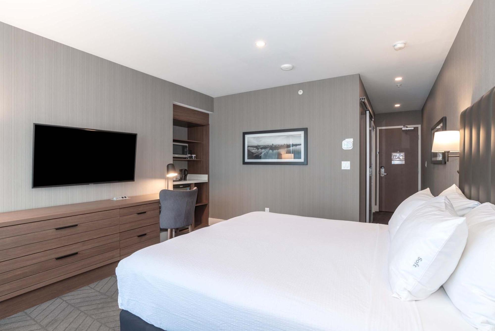 Sandman Signature Saskatoon South Hotel Экстерьер фото